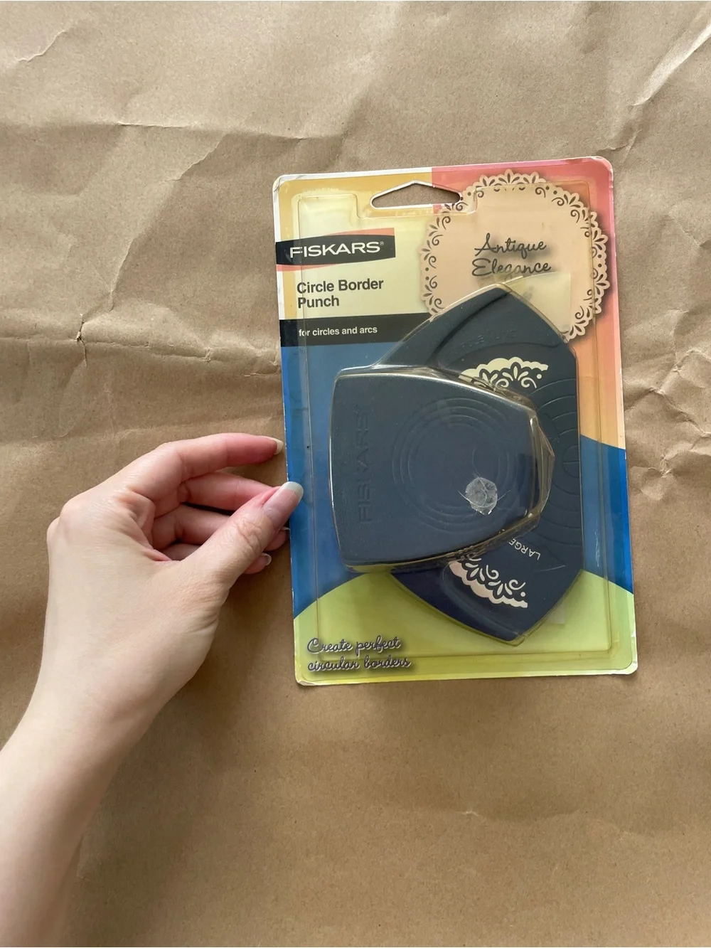 FISKARS Circle Border Punch for circles and arcs Antique Elegance